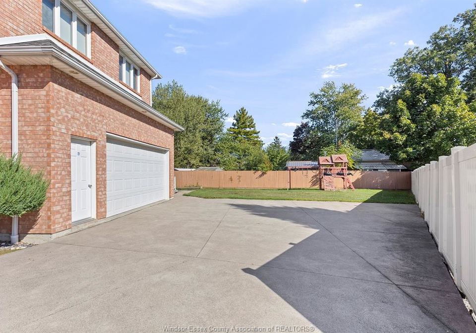 21-laurentia-drive-tilbury-ontario-26016774