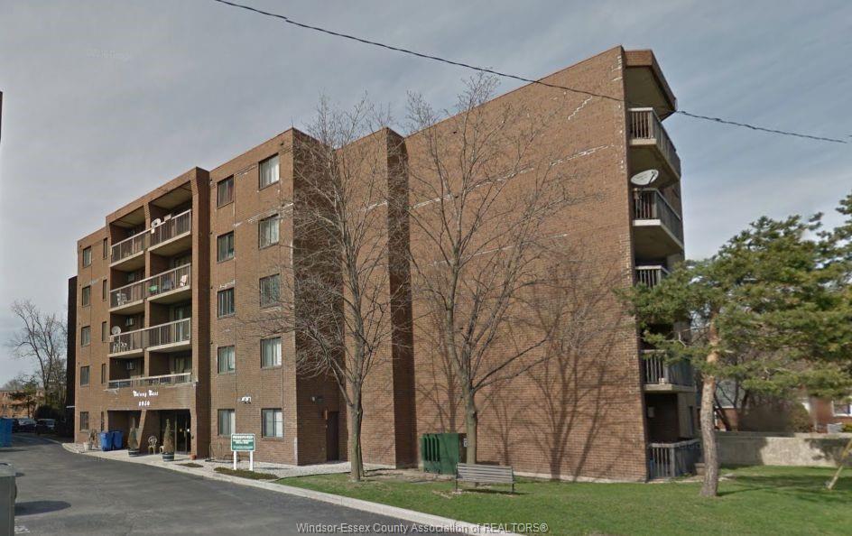 3950-wyandotte-street-east-windsor-ontario-26016781