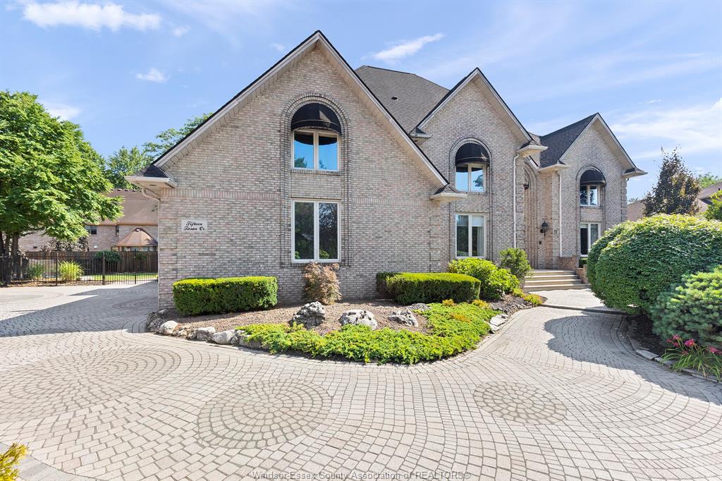 15-fasan-crescent-tecumseh-ontario-26016791