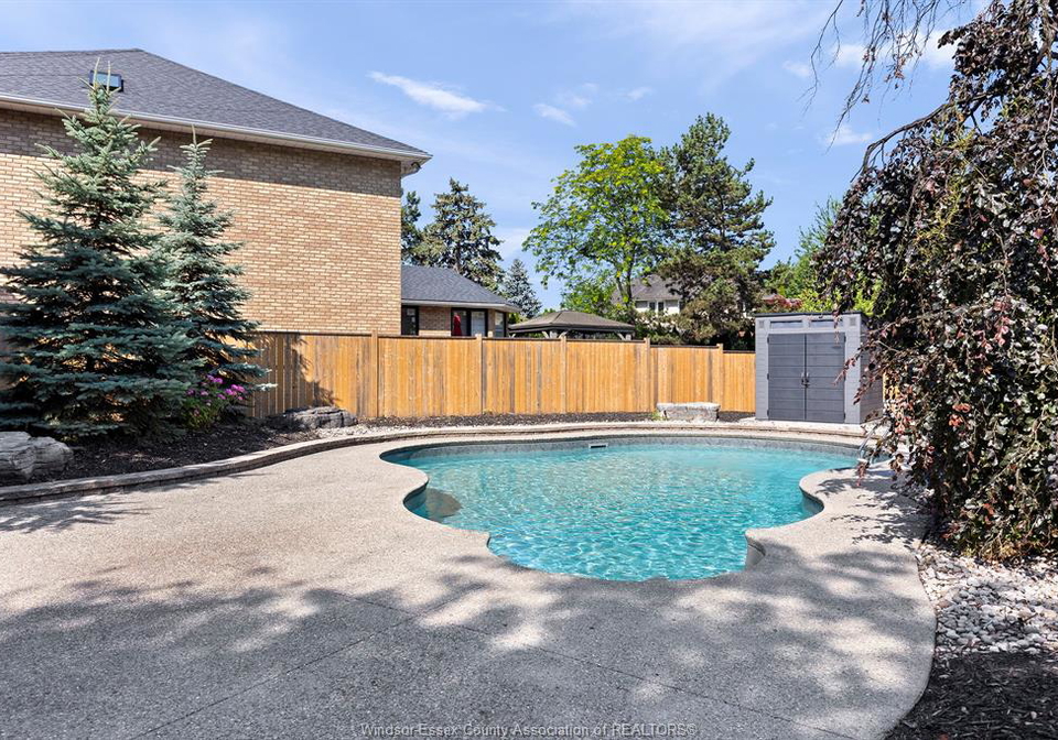 15-fasan-crescent-tecumseh-ontario-26016791