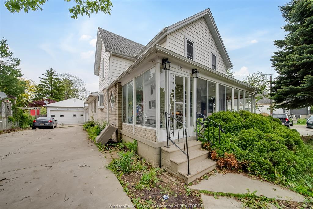 219-inshes-chatham-ontario-26016814