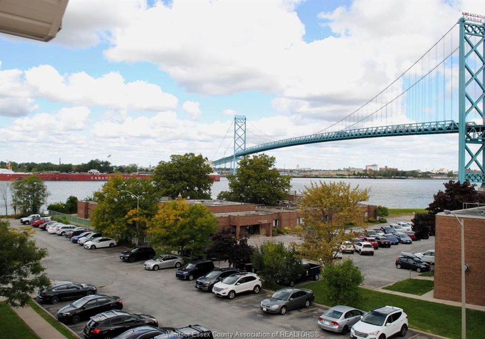 3000-sandwich-street-windsor-ontario-26016822