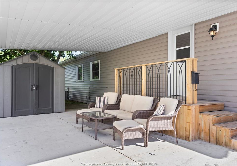149-dana-essex-ontario-26016827