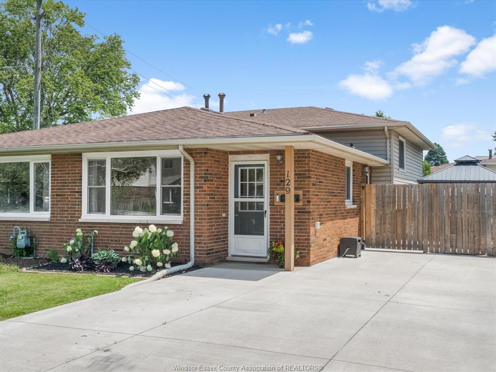 129-lansdowne-avenue-kingsville-ontario-26016828
