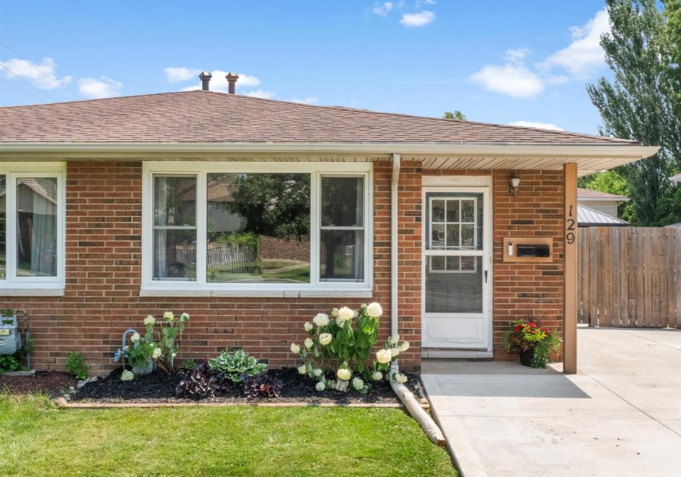 129-lansdowne-avenue-kingsville-ontario-26016828