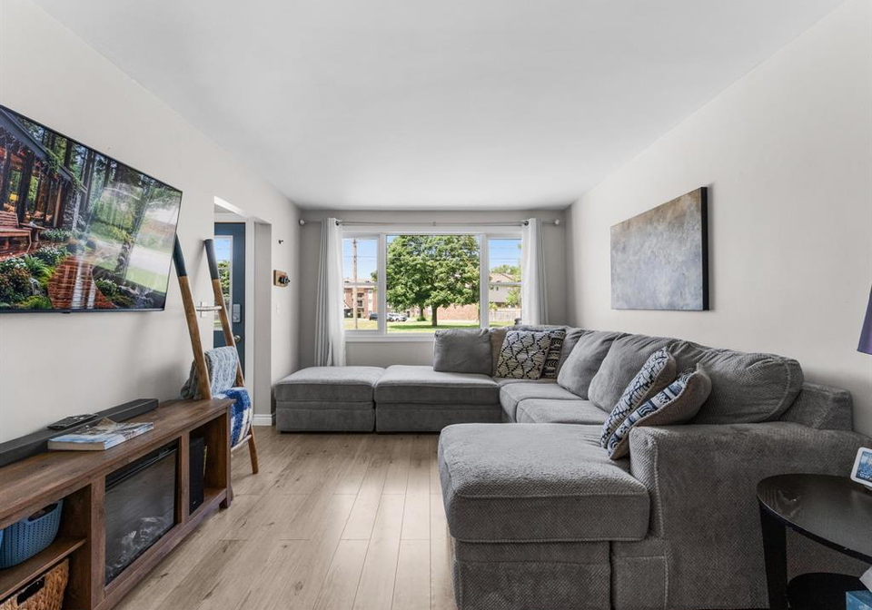 129-lansdowne-avenue-kingsville-ontario-26016828