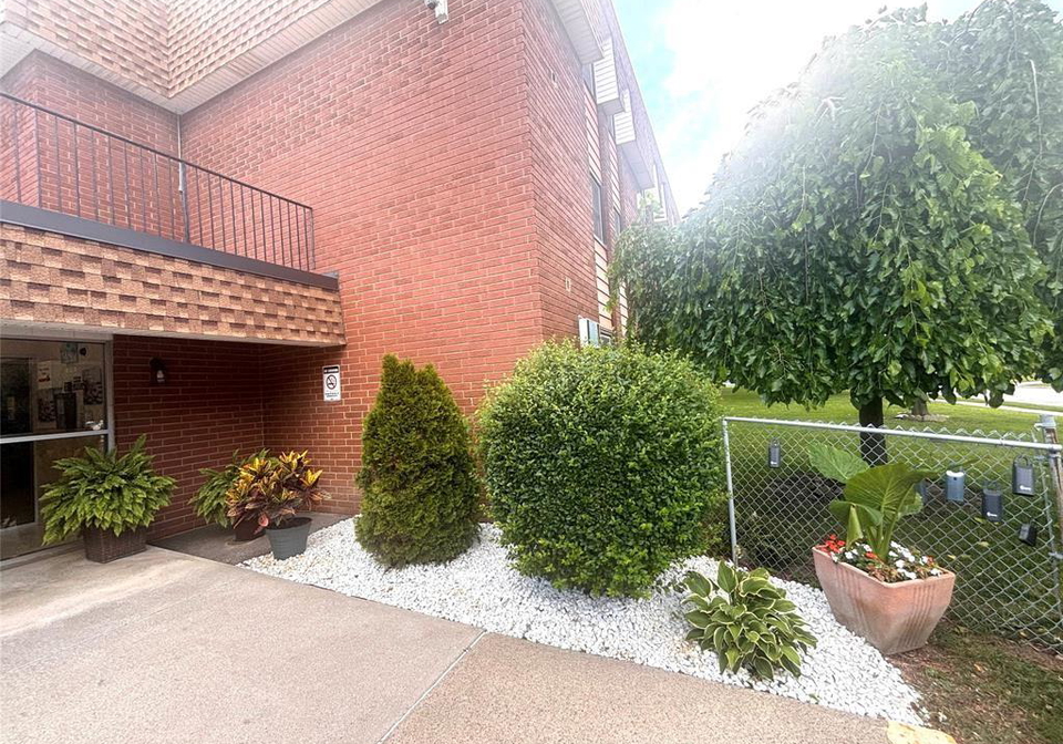 6639-thornberry-windsor-ontario-26016836