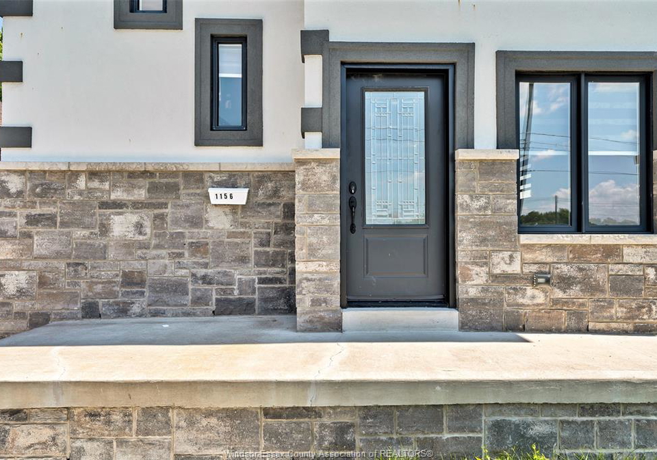 1156-wellington-windsor-ontario-26016838