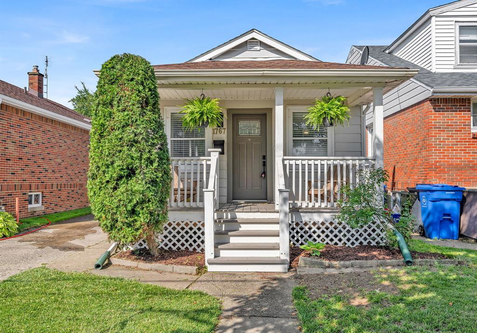 1767-langlois-windsor-ontario-26016854