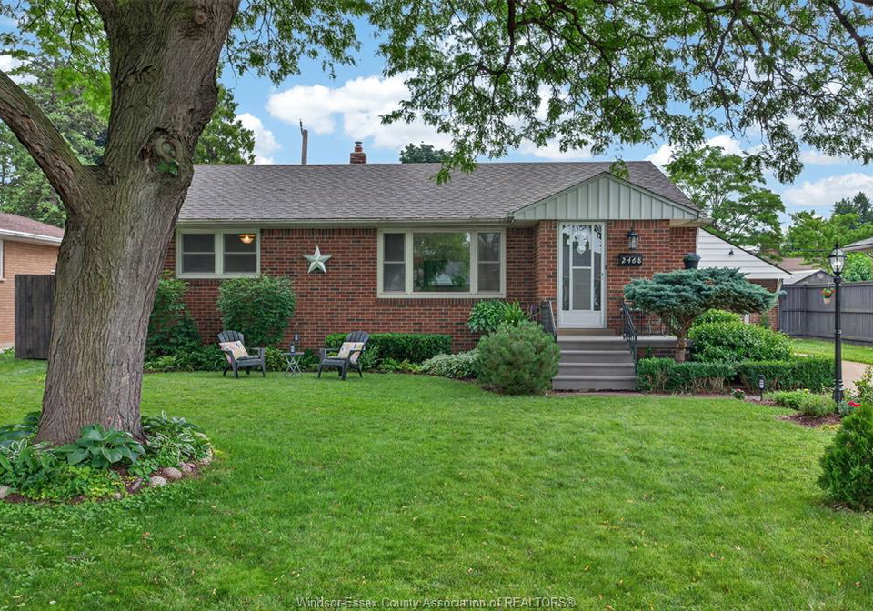 2468-mark-windsor-ontario-26016855