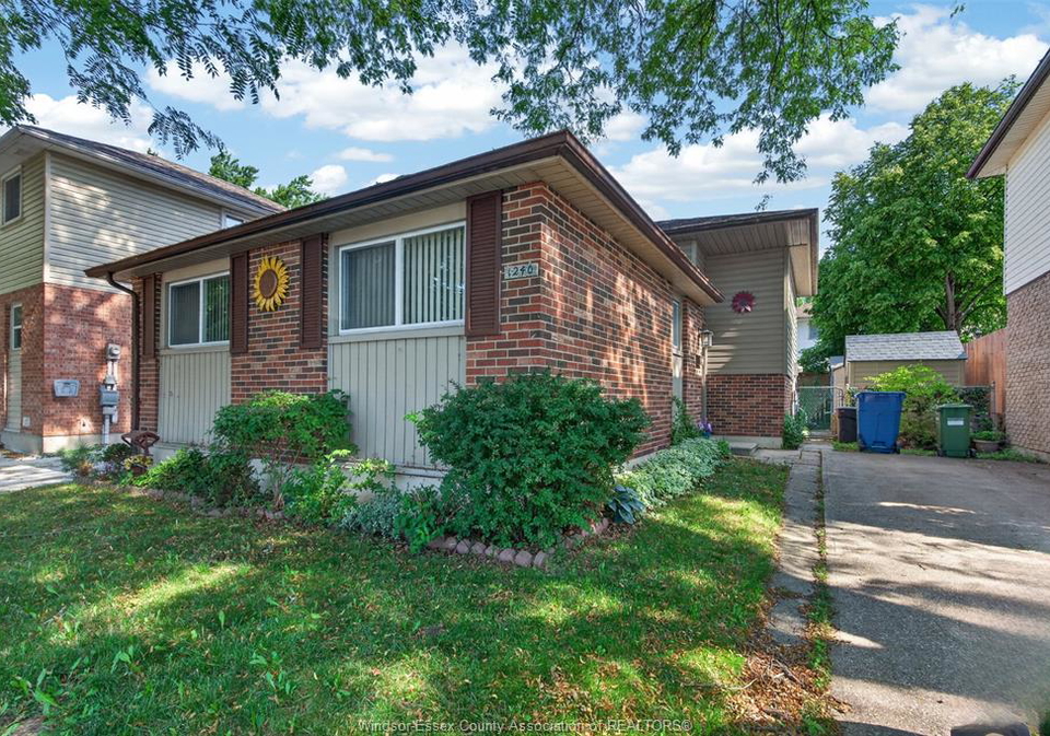 1240-arncliffe-place-windsor-ontario-26016856