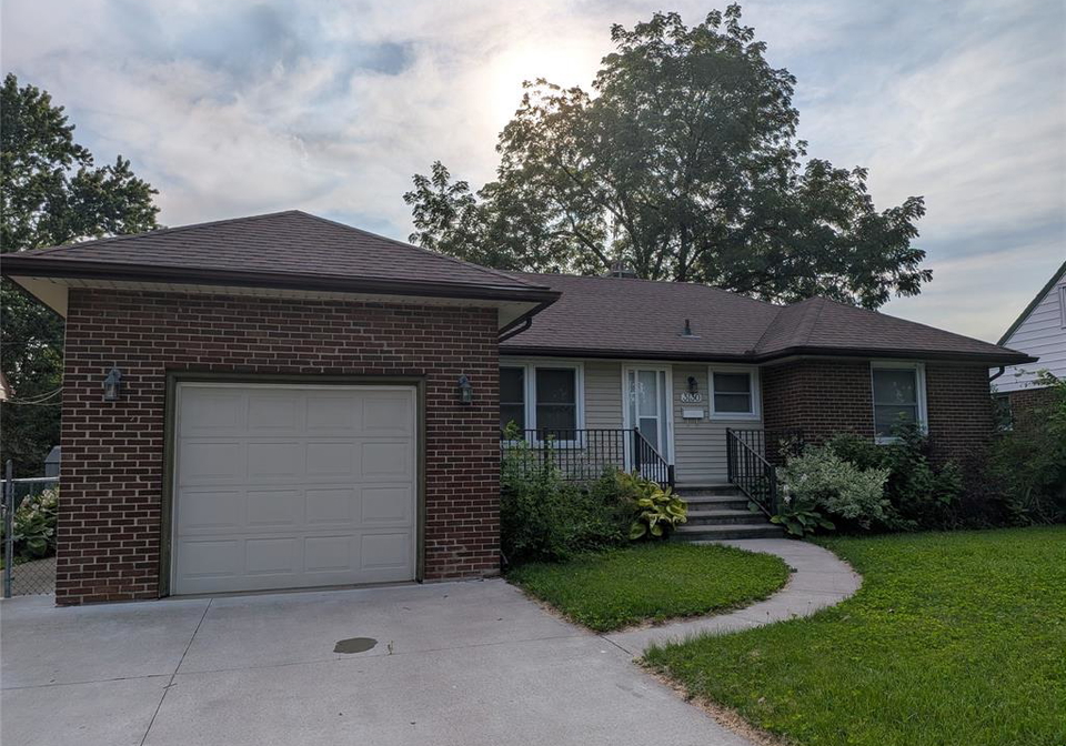 3130-academy-drive-windsor-ontario-26016864