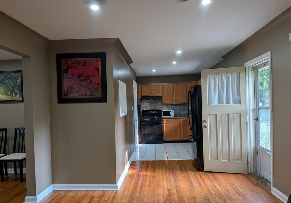 3130-academy-drive-windsor-ontario-26016864