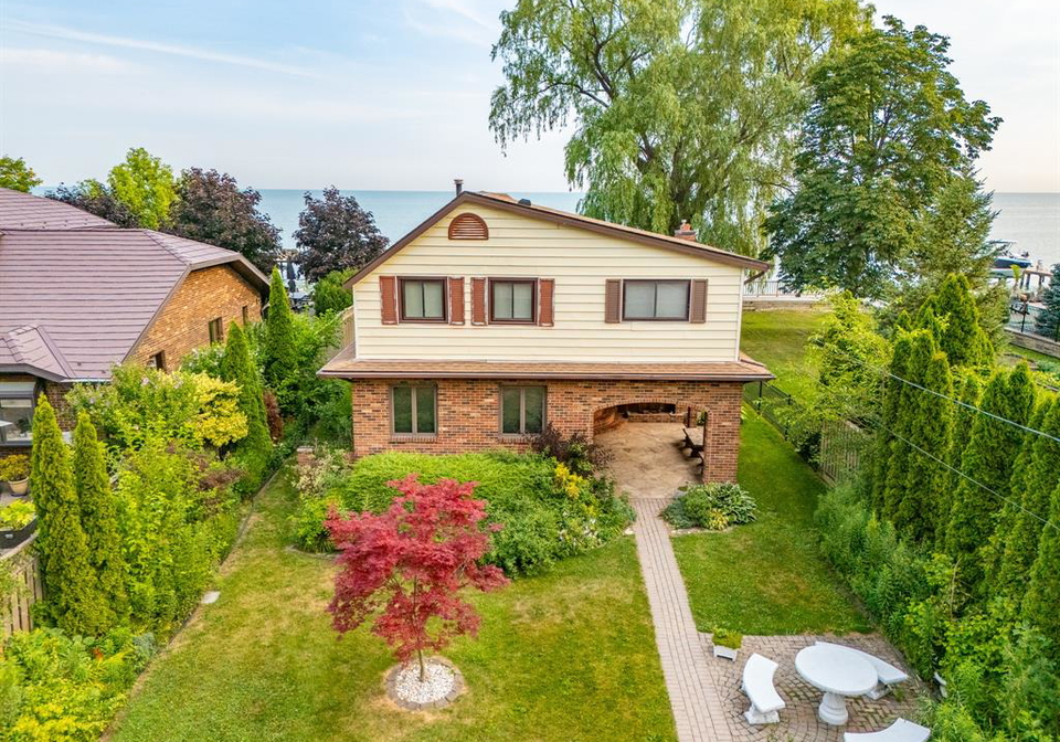 329-lakeview-drive-belle-river-ontario-26016879