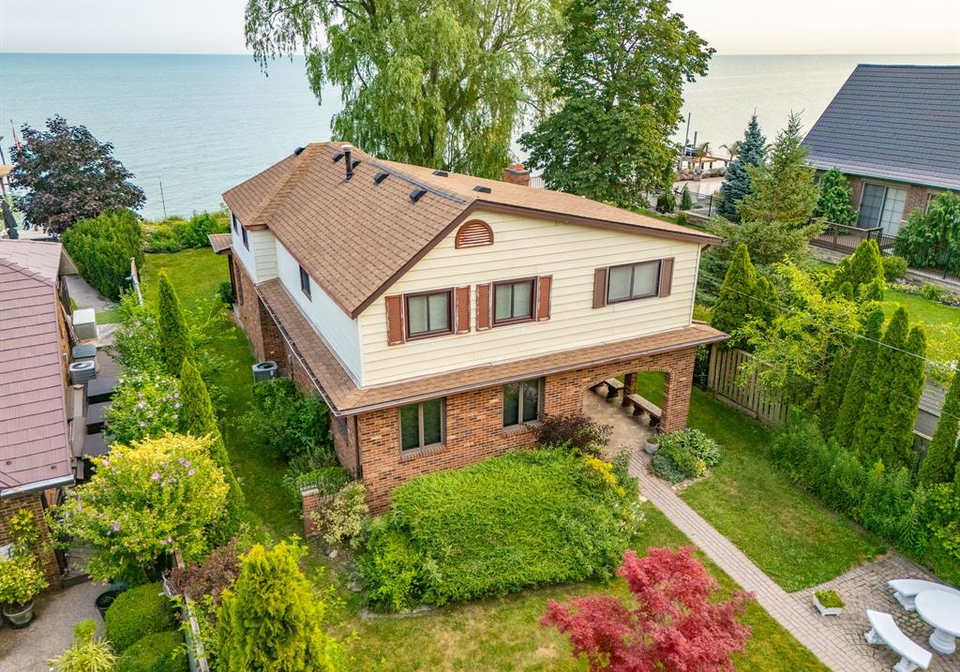 329-lakeview-drive-belle-river-ontario-26016879