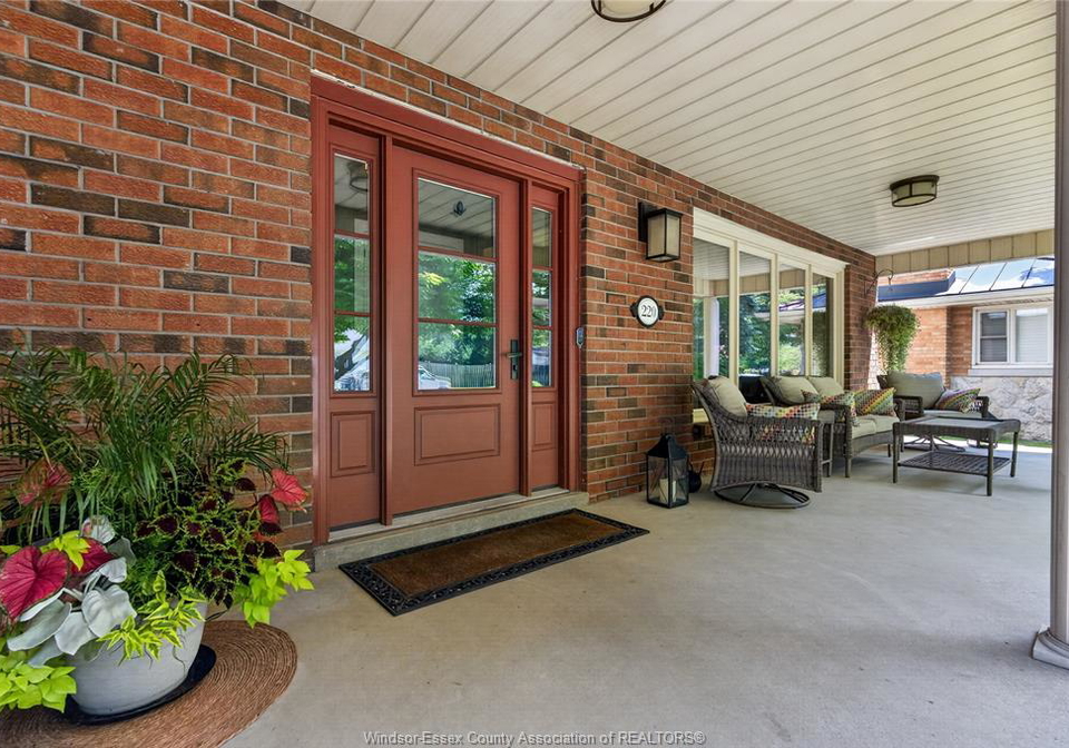 220-eastlawn-windsor-ontario-26016880