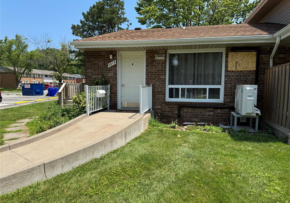 2915-meadowbrook-lane-windsor-ontario-26016887