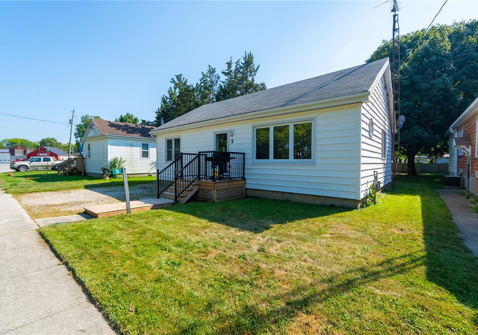 5-bank-street-tupperville-ontario-26016892