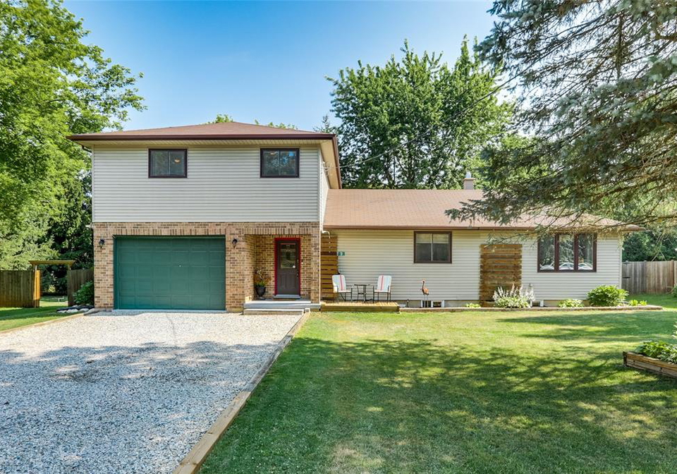 9-welligton-street-lambton-shores-ontario-26016893