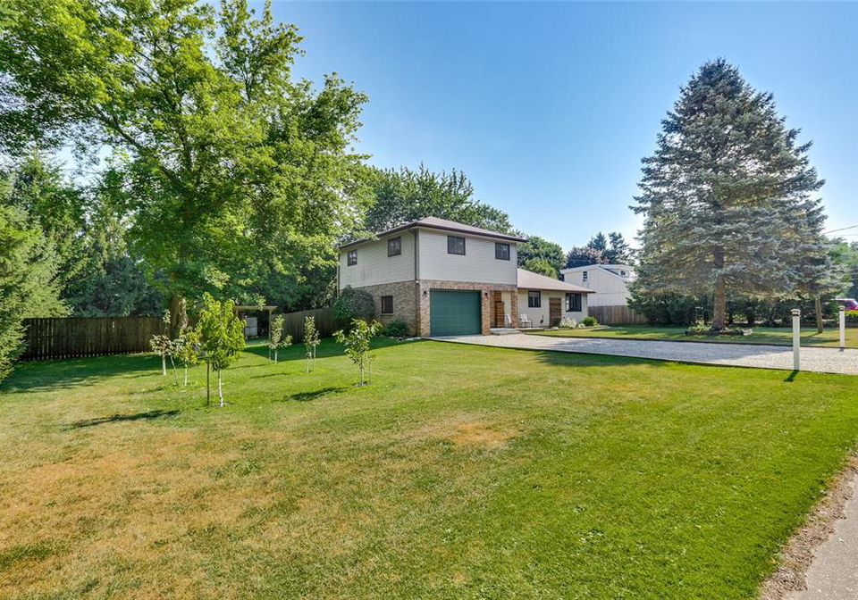 9-welligton-street-lambton-shores-ontario-26016893