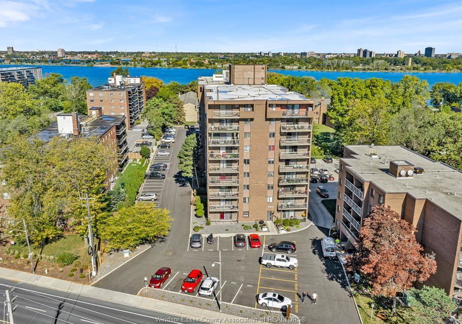 3936-wyandotte-street-east-windsor-ontario-26016894