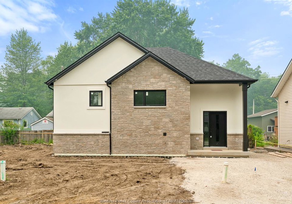 121-allison-avenue-colchester-ontario-26016899