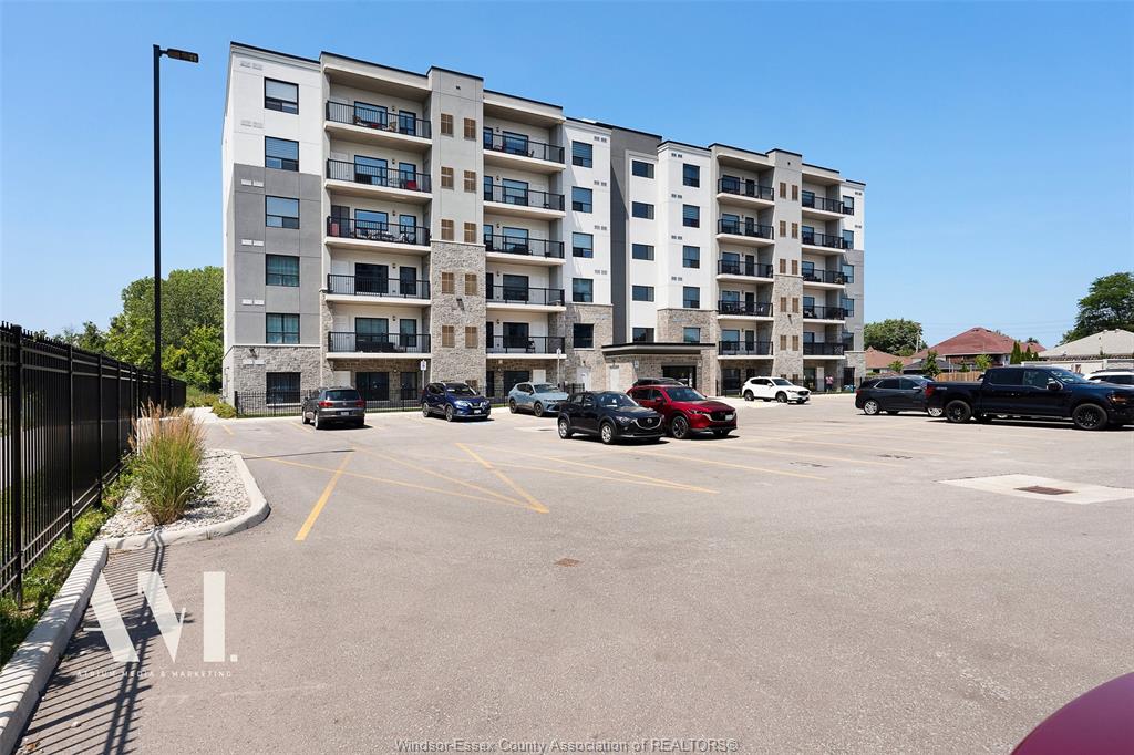 3290-stella-crescent-windsor-ontario-26016908