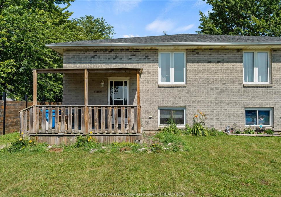 104-secord-harrow-ontario-26016910