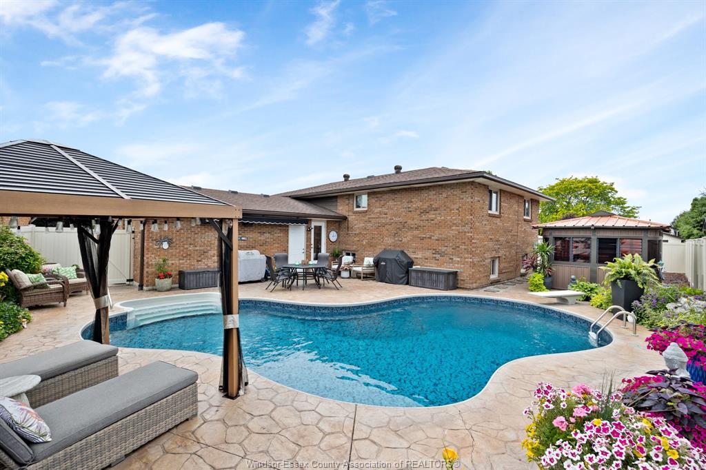 1251-huntwick-place-lasalle-ontario-26016916