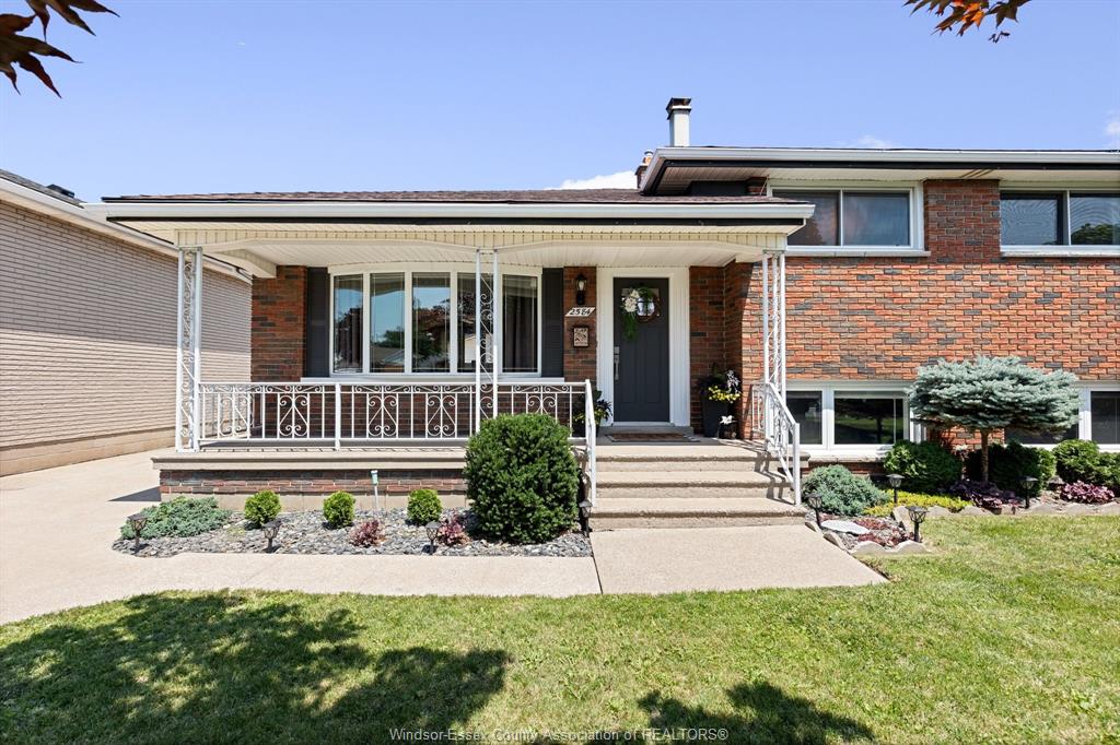 2584-rivard-avenue-windsor-ontario-26016932