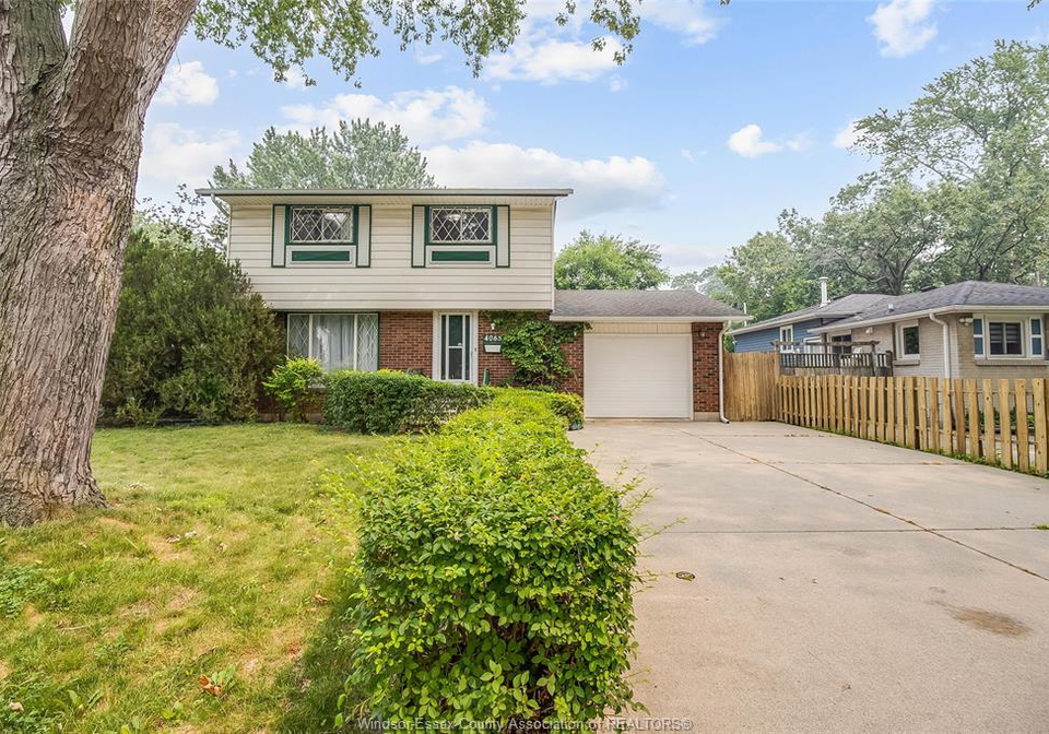 4065-whitney-windsor-ontario-26016942