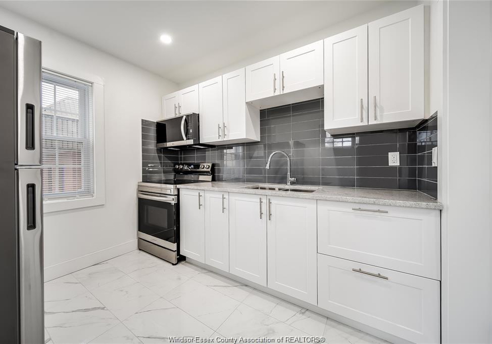 1691-dougall-windsor-ontario-26016958
