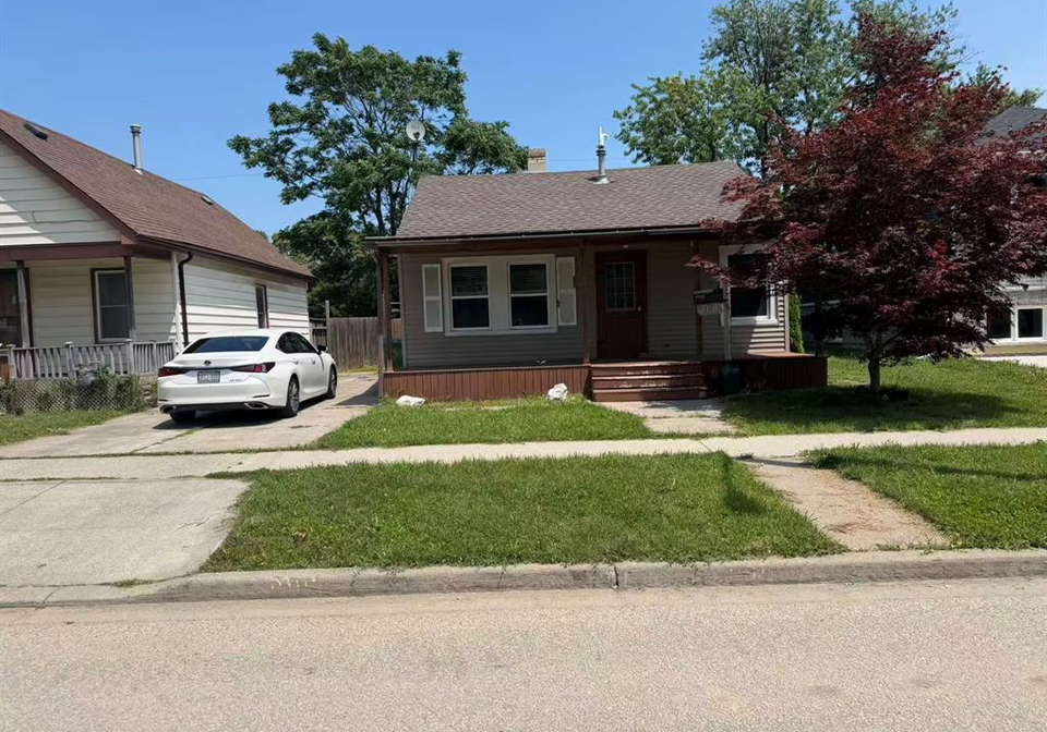 768-bridge-avenue-windsor-ontario-26016963
