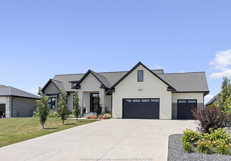 1423-mullins-drive-lakeshore-ontario-26016978