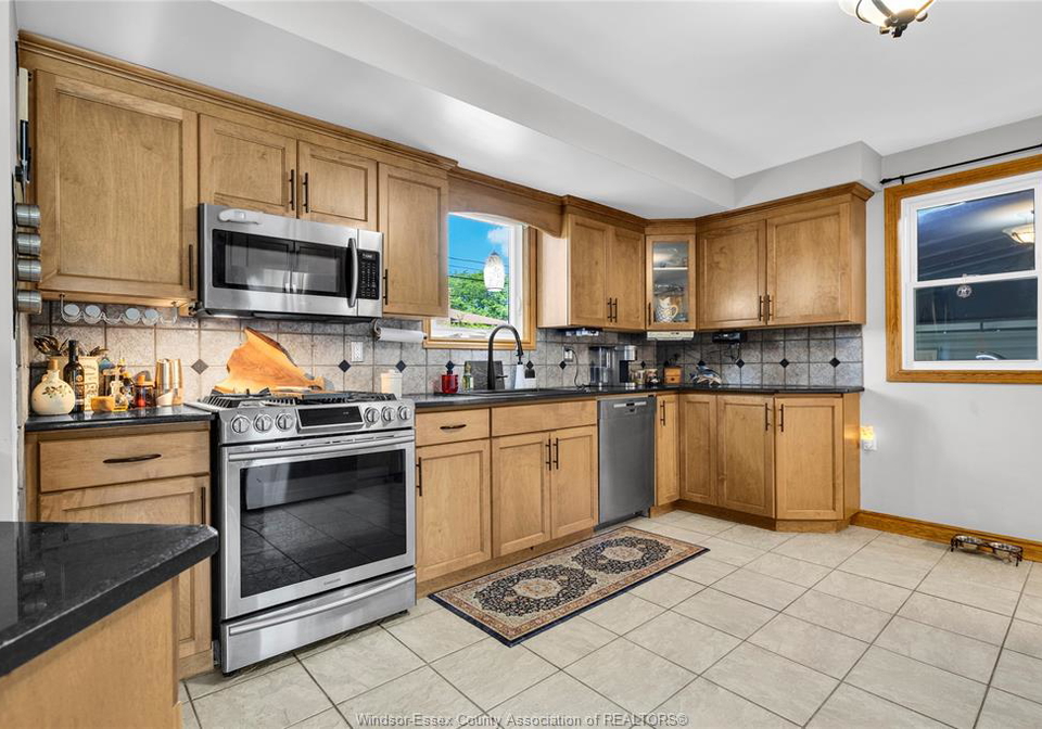 2905-askin-avenue-windsor-ontario-26016990