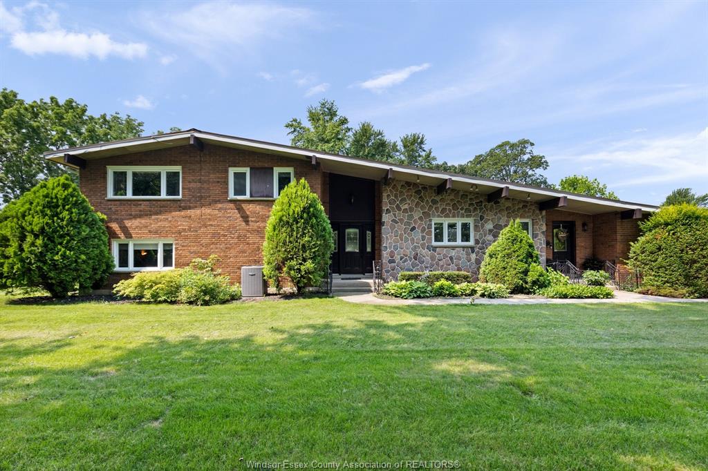 69-kael-crescent-harrow-ontario-26016995