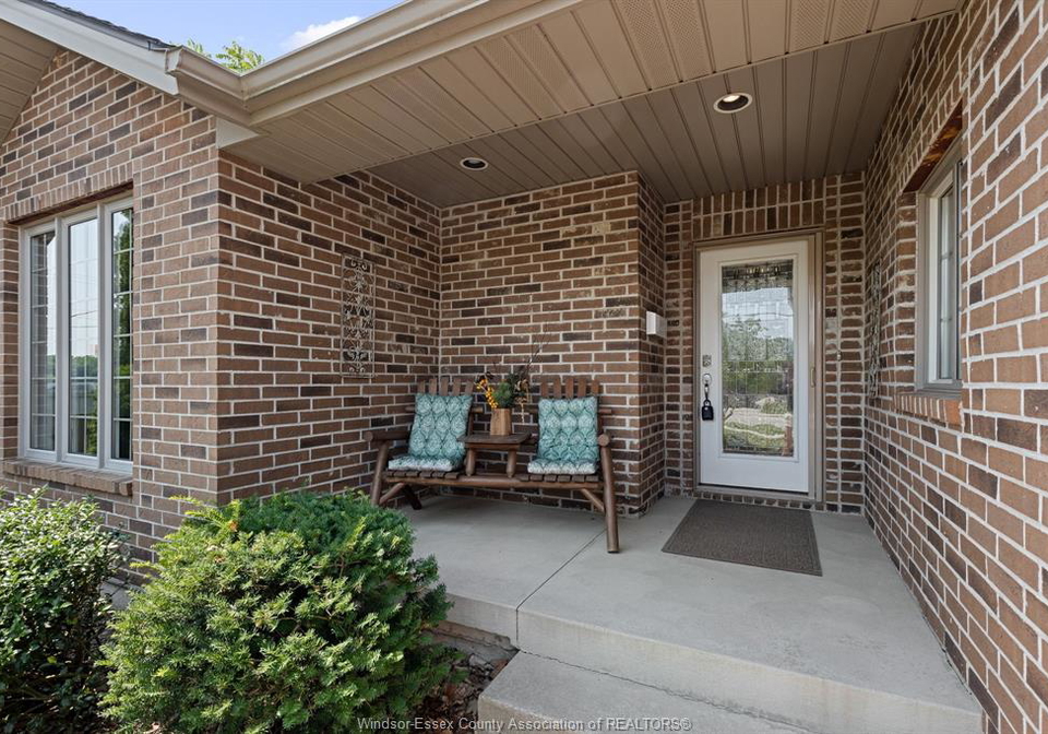 60-hanlan-street-south-essex-ontario-26016996
