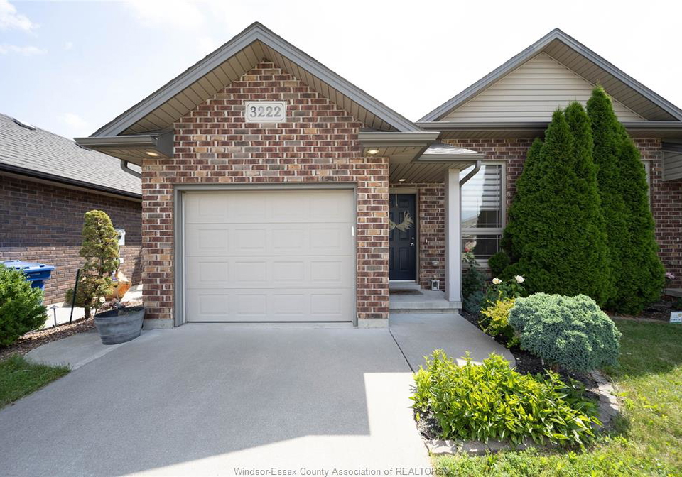 3222-seville-avenue-windsor-ontario-26017010