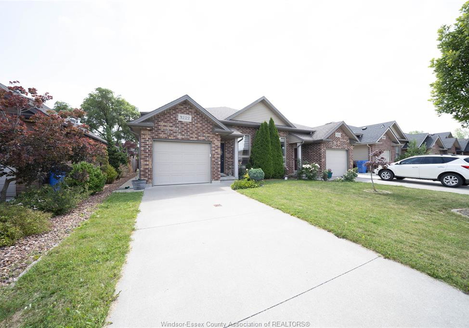 3222-seville-avenue-windsor-ontario-26017010