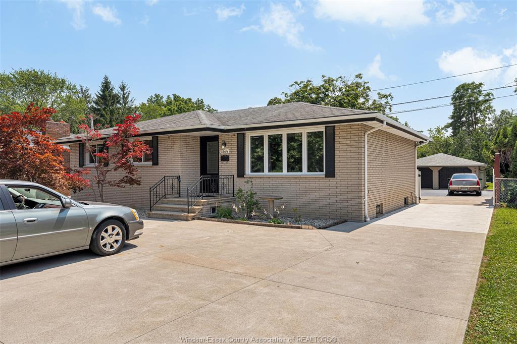 1865-todd-lane-lasalle-ontario-26017013
