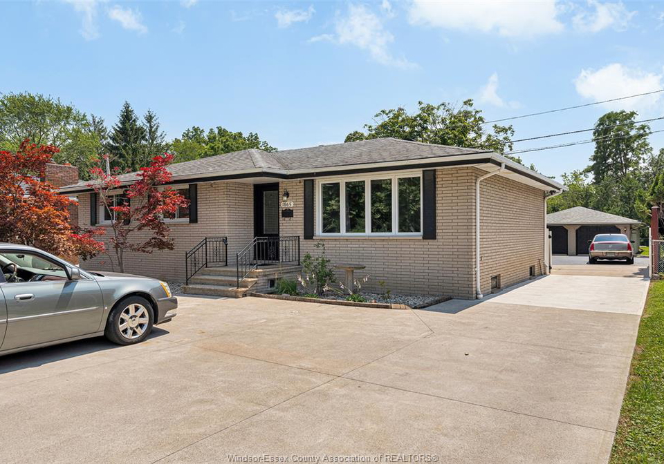 1865-todd-lane-lasalle-ontario-26017013
