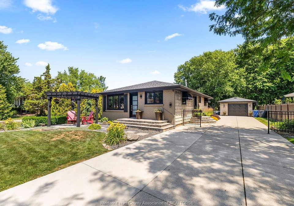 185-ducharme-road-lakeshore-ontario-26017015