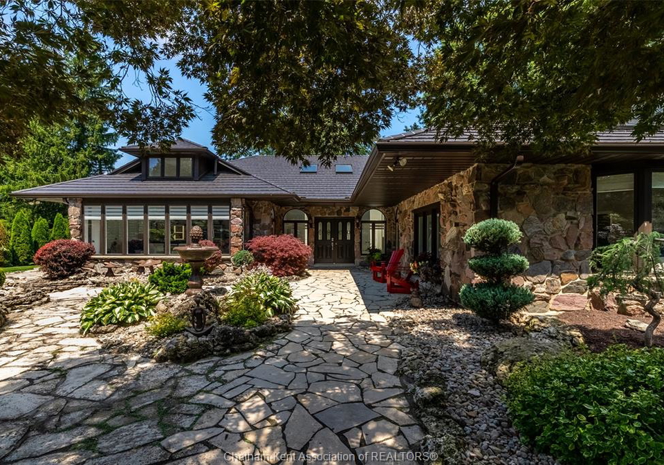 3-pinecrest-road-chatham-ontario-26017016