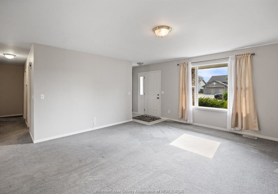 450-thorn-ridge-crescent-amherstburg-ontario-26017018