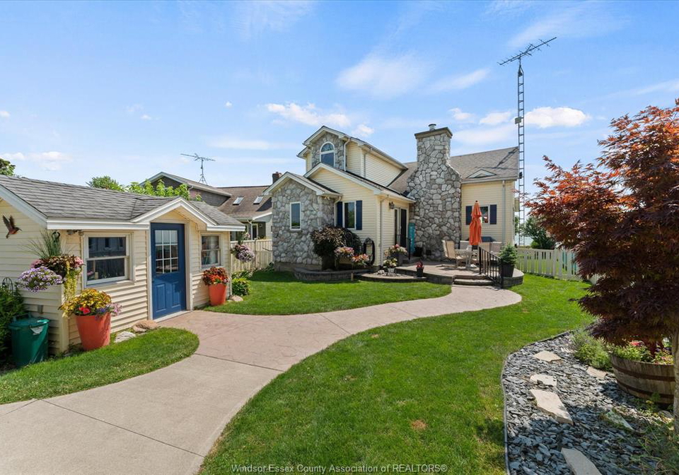 433-lakecrest-beach-bourne-harrow-ontario-26017043