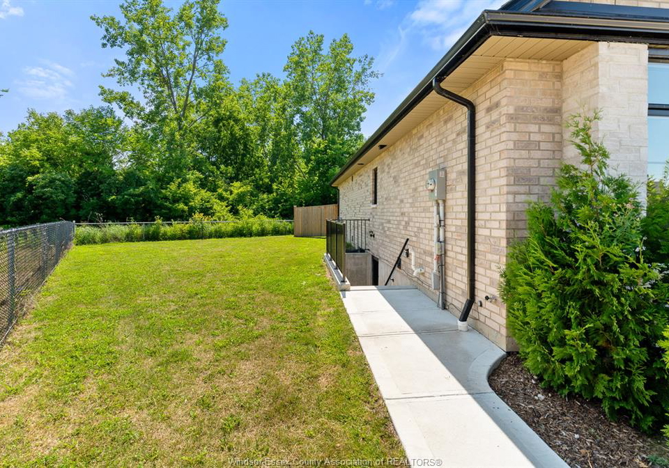 253-livingstone-crescent-amherstburg-ontario-26017051