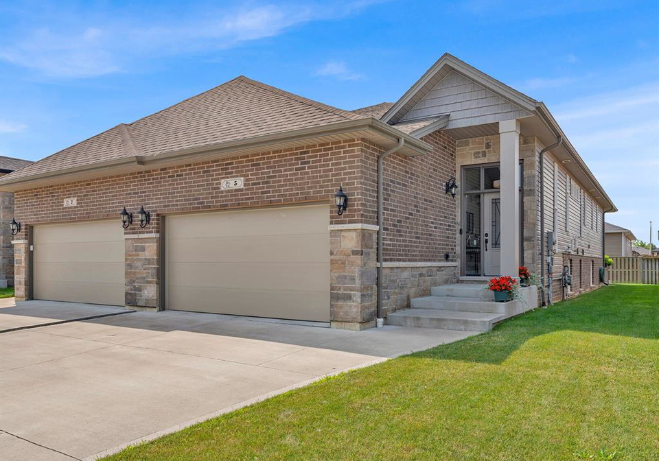 5-woodland-street-kingsville-ontario-26017075