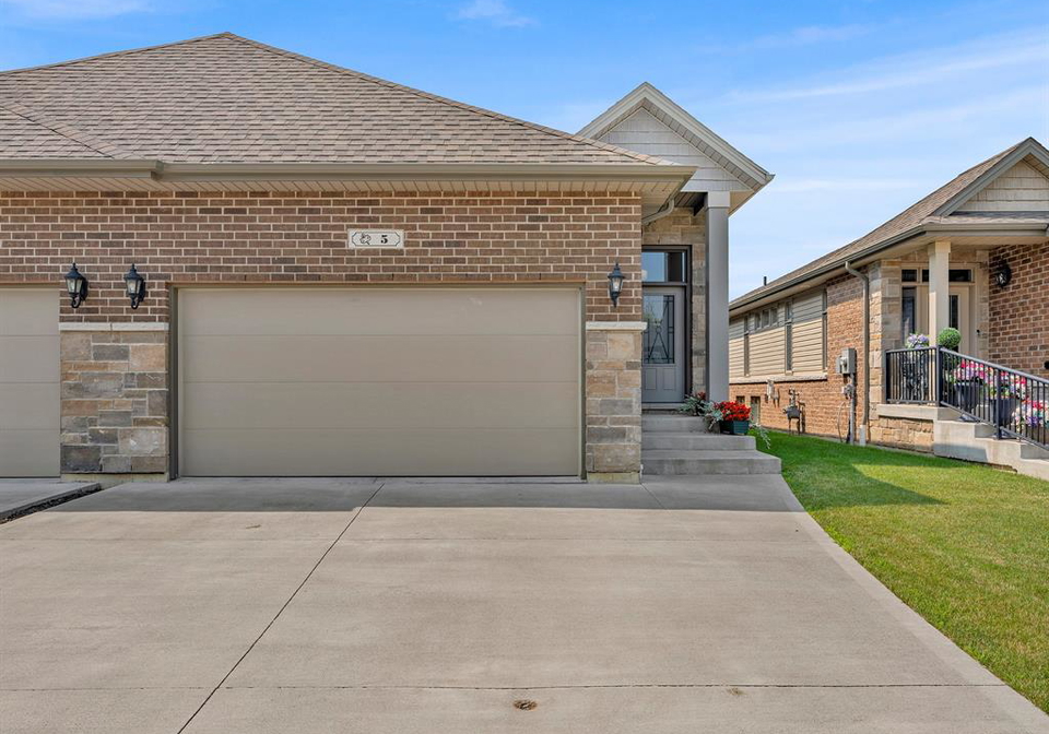 5-woodland-street-kingsville-ontario-26017075