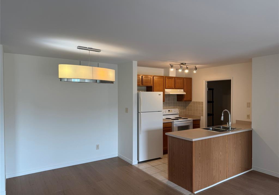 5000-wyandotte-windsor-ontario-26017086
