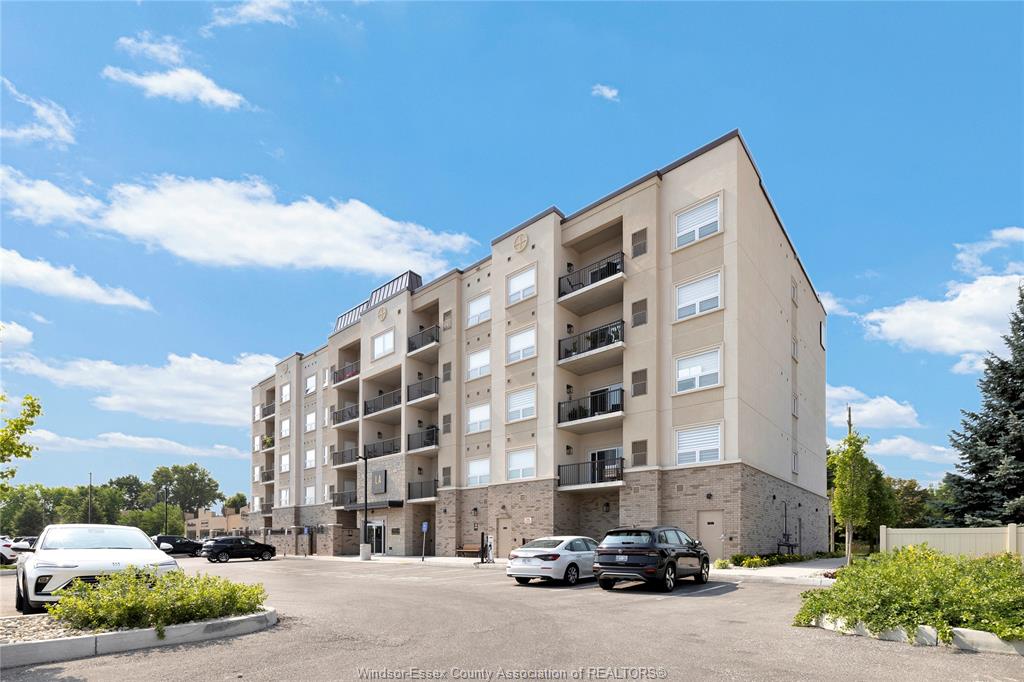1740-sprucewood-lasalle-ontario-26017087